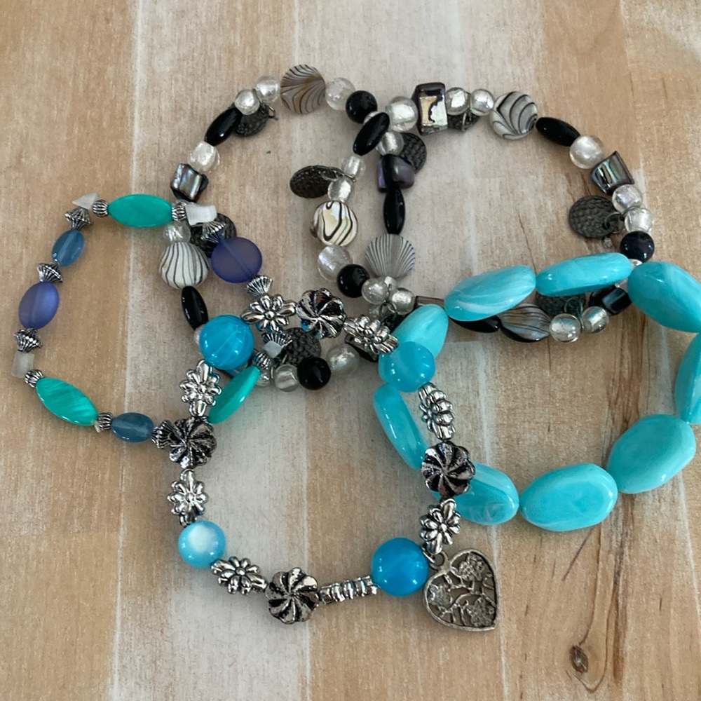 Lot of 5 stretchy bracelets